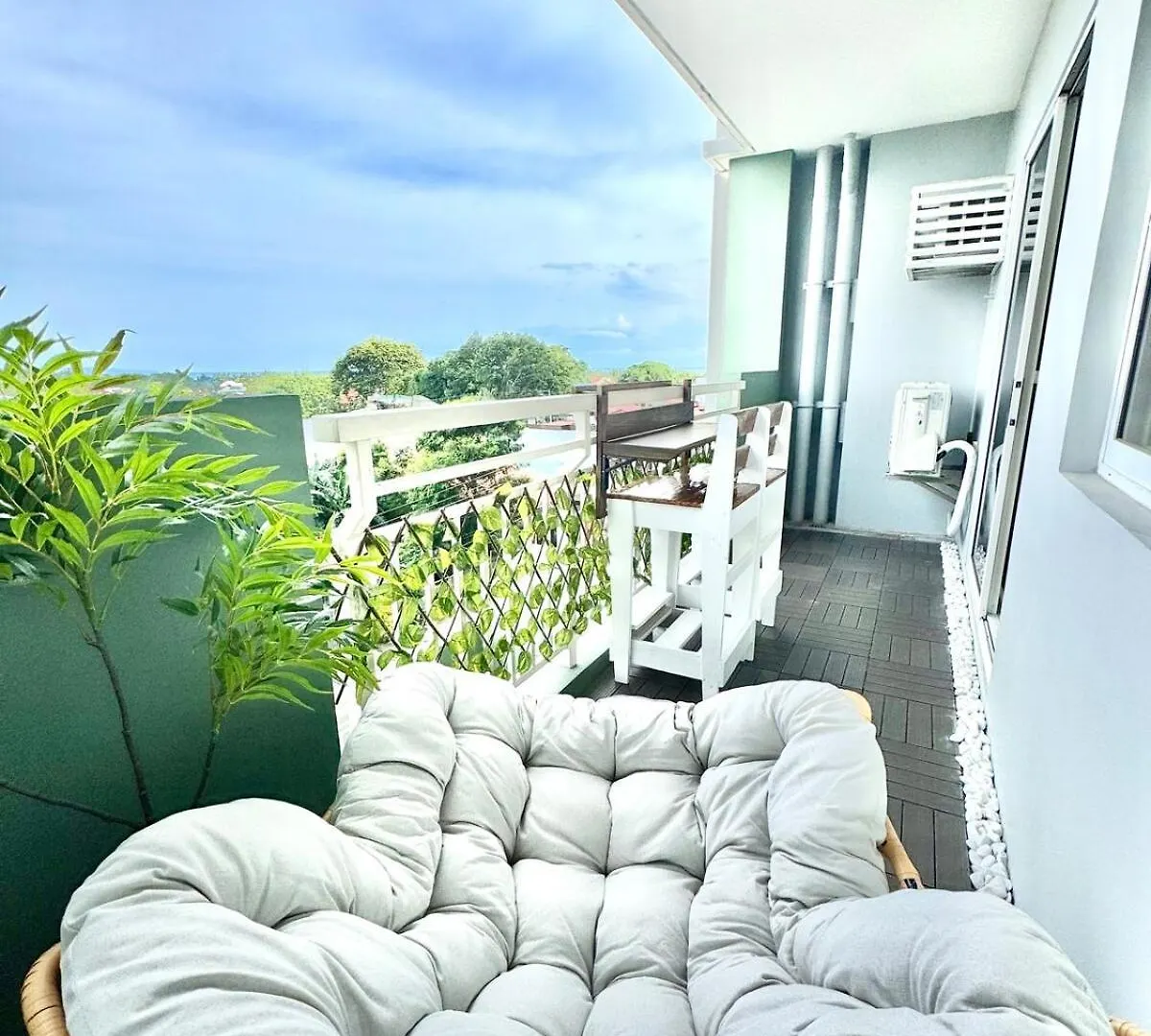 2Br Unit With Balcony At Verdon Parc, Ecoland Davao City