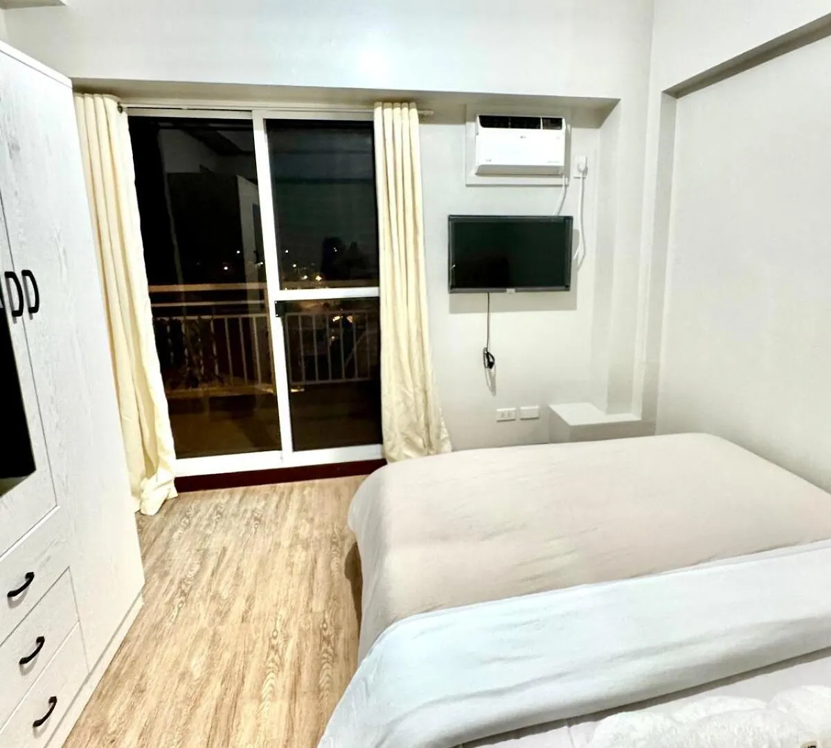2Br Unit With Balcony At Verdon Parc, Ecoland Davao City 0*,